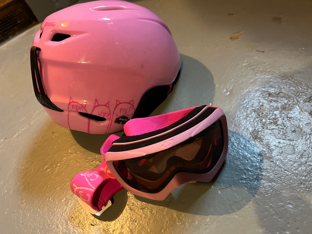 Kid's Medium/Large Giro Helmet