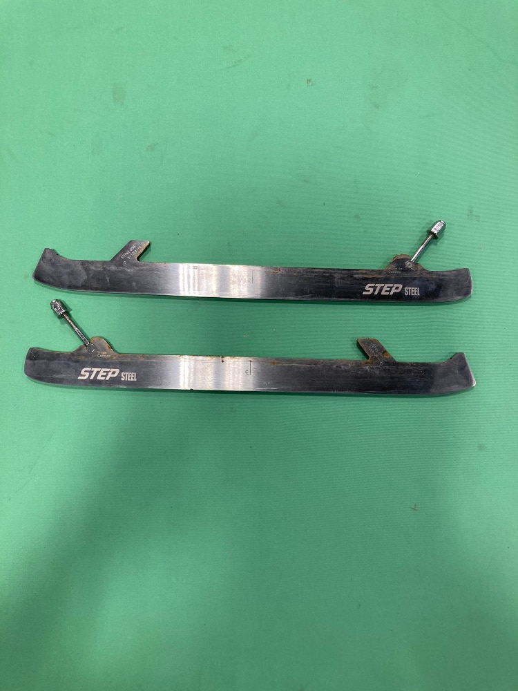 Used STEP Steel Goalie Replacement Blades (Size 8)