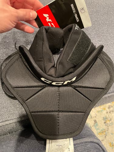 Ccm junior goalie neck guard s-m
