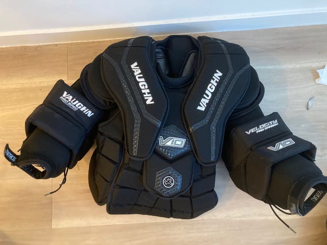 Medium Vaughn  V10 Pro Carbon Goalie Chest Protector