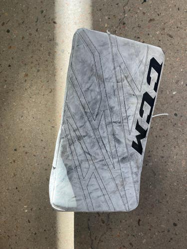 White Junior Used CCM Regular Goalie Blocker