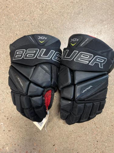 Black Used Senior Bauer Vapor X2.9 Gloves 14"