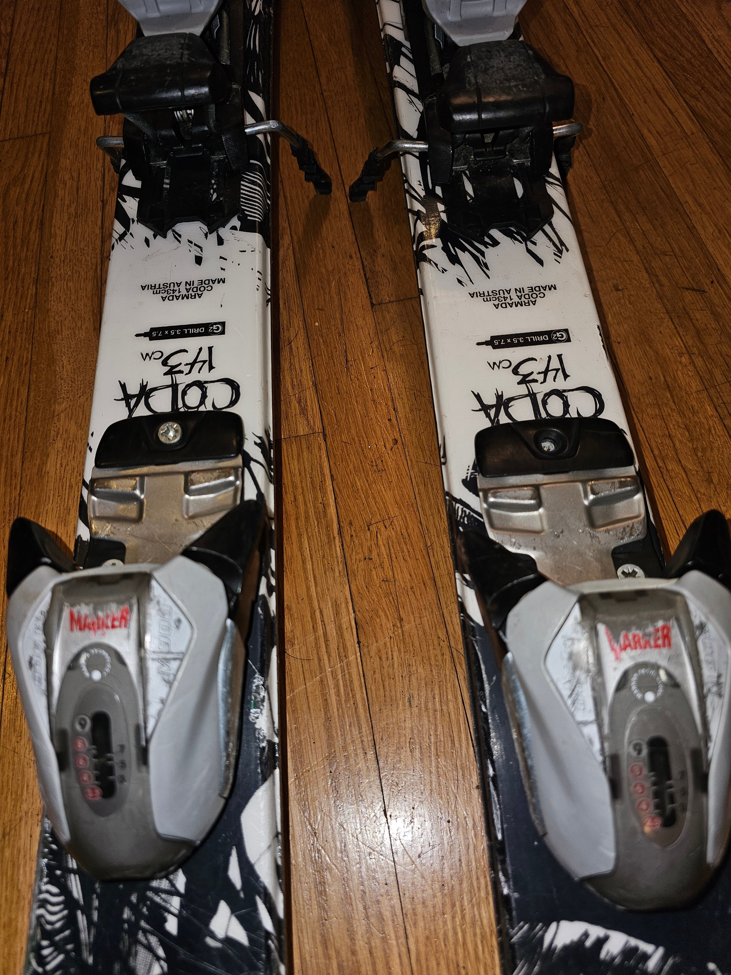 Used Unisex Armada 143 cm Park Skis With Bindings SidelineSwap