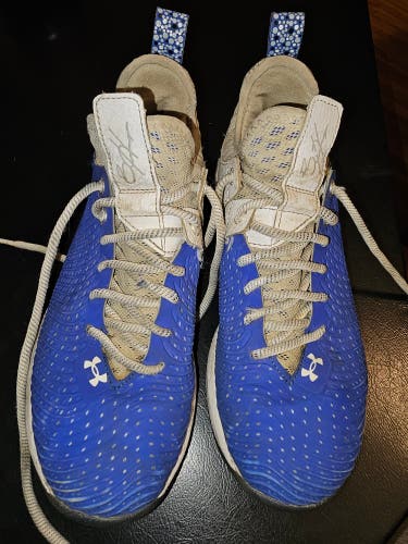Blue Adult Used Size 7.0 (Women's 8.0) Under Armour Shoes