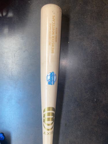 Cape cod player issued axis wood bat 33/30