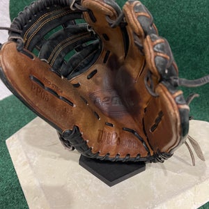 Infield 11.5" A2000 Baseball Glove