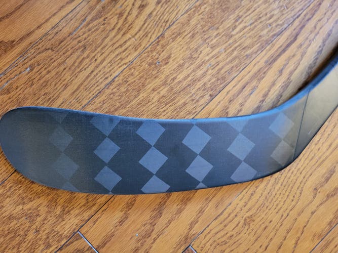 Intermediate New Left Hand CCM FT Ghost Hockey Stick P28