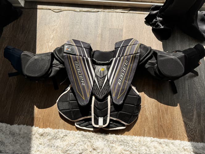Used Small Bauer Supreme 1S Goalie Chest Protector