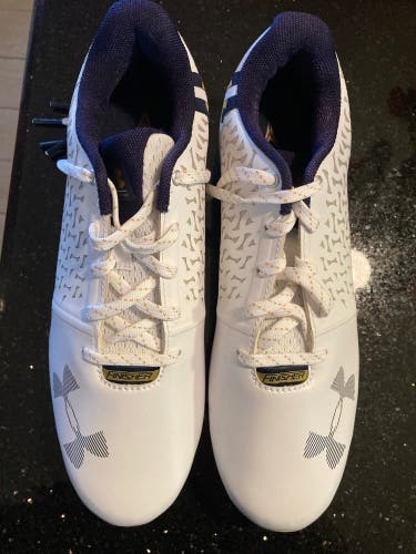 Under Armour Womens (Notre Dame)Finisher Cleats (NEW)