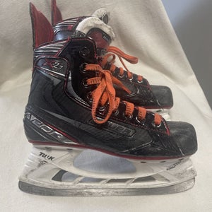 JUNIOR SIZE 4.5 BAUER VAPOR X 2.7 ICE HOCKEY SKATES