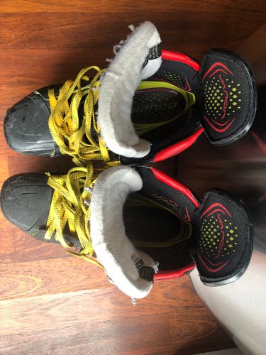 Senior Bauer Regular Width 8.5 Vapor 2X Pro Hockey Skates