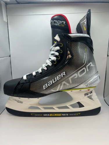 New Bauer 9.5 Fit 3 Vapor Hyperlite Hockey Skates
