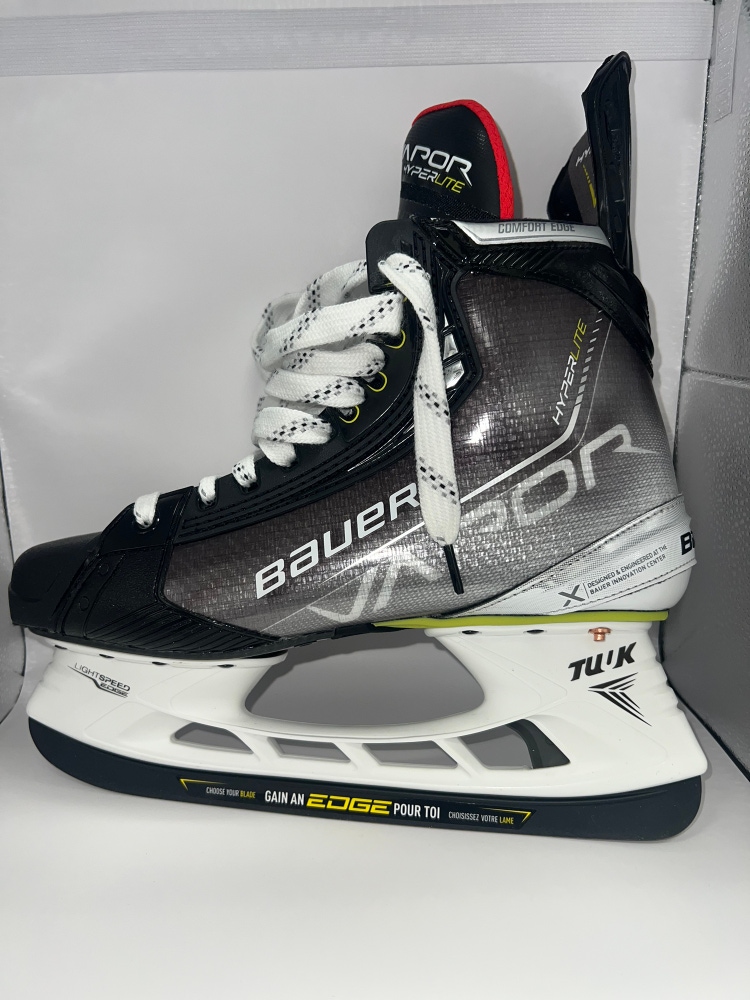 New Bauer Vapor Hyperlite Hockey Skates Size 10 Fit 3