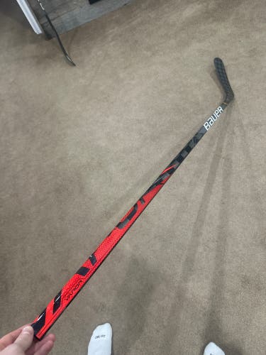 P92 77 Flex Used Left Hand P92 Vapor FlyLite Hockey Stick
