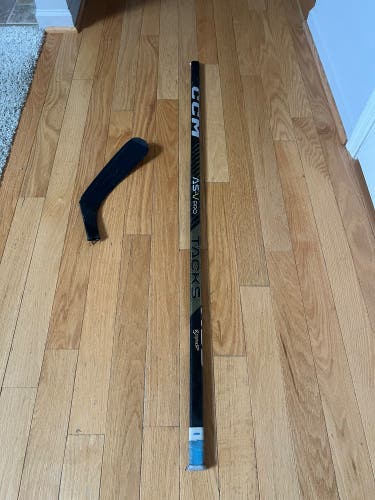 Senior Right Handed P29  Super Tacks AS-V Pro Hockey Stick