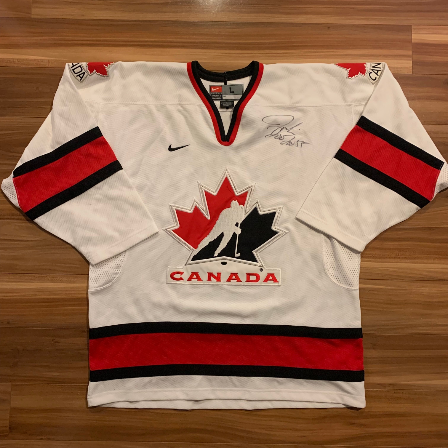 Team Canada 2002 White Large Adult Nike Jersey