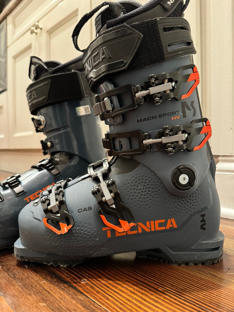 Tecnica Mach 1 2024 ski boots 120 flex HV