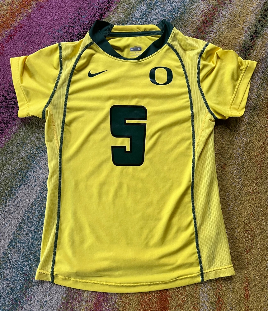 Nike Oregon Ducks team issued Women’s volleyball jersey size M