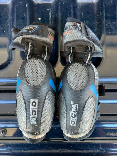 CCM elbow pads JR