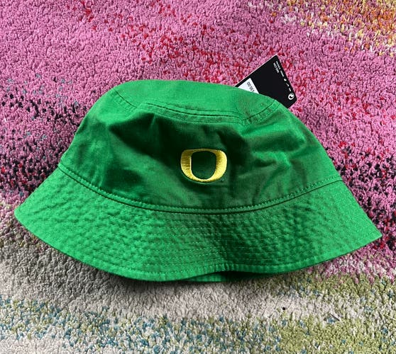 Nike Oregon Ducks bucket hat size M/L