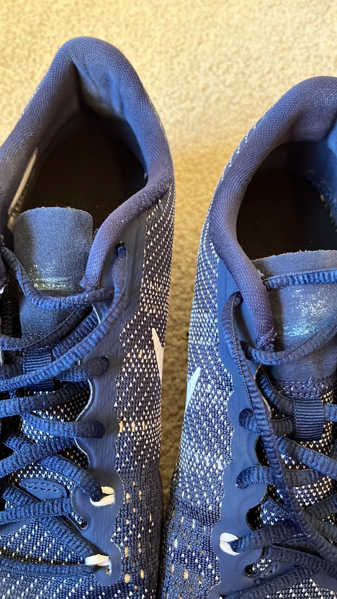 nike flywire tennis shoes