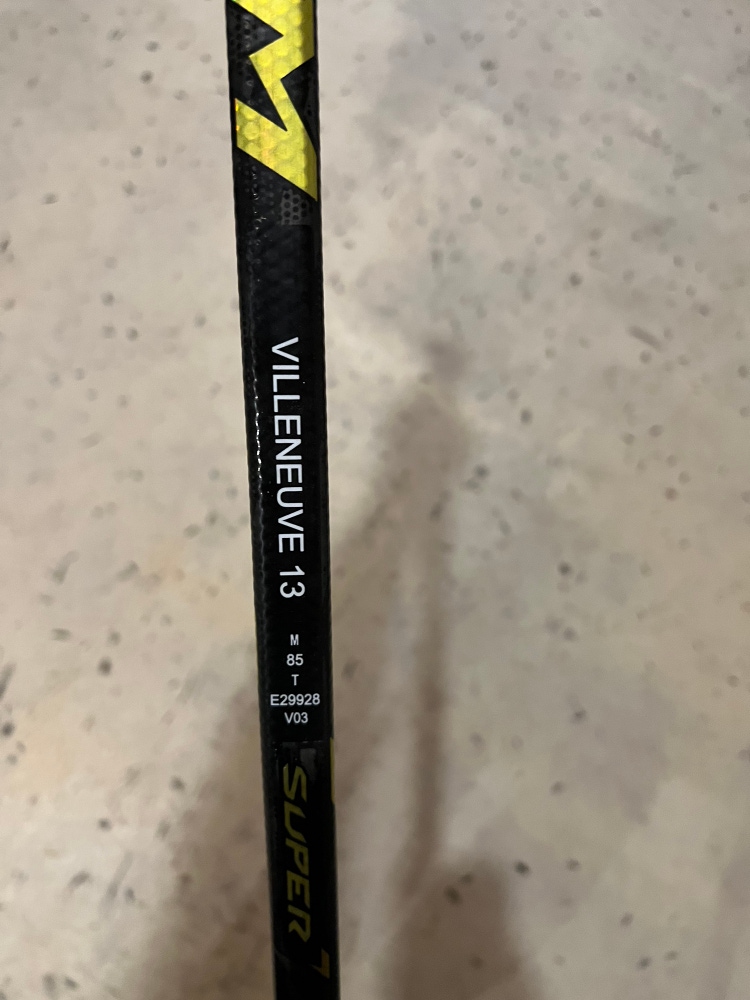 Senior Right Handed P28 Pro Stock Super Tacks AS4 Pro Hockey Stick