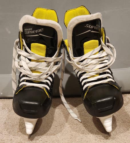 Used Junior Bauer Supreme S25 Hockey Skates Regular Width Size 4