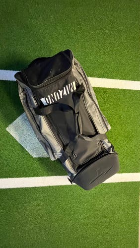 Mizuno Samurai Catcher’s Wheeled Bag
