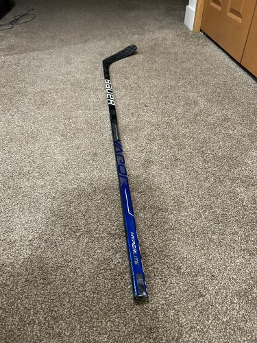 New Right Handed Pro Stock Vapor Hyperlite Hockey Stick