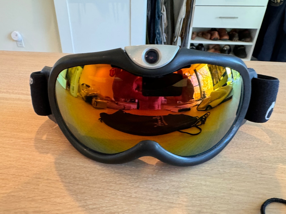 New  Medium Ski Goggles