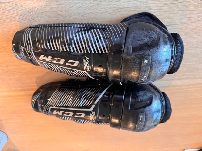 Used CCM 10" Shin Pads