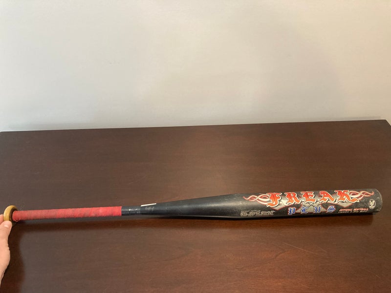 Used Miken Composite Freak Bat (-8) 26 oz 34"