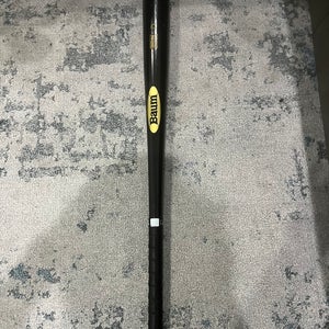 BUNDLE 34 inch Baum bat 33 inch victus and two a2000 gloves