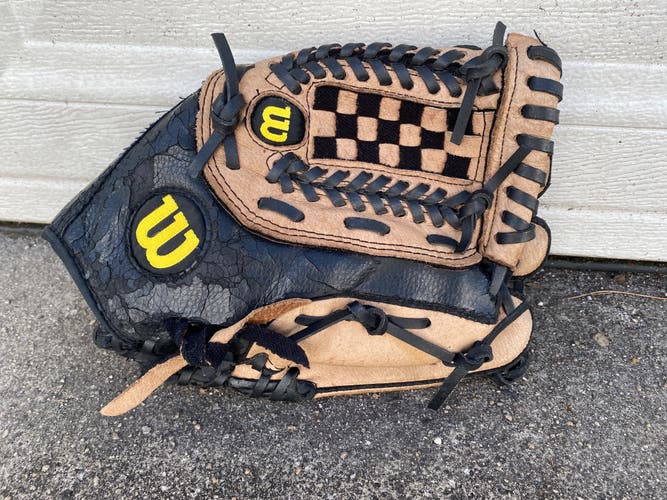 Wilson 11.5" A2452 Youth Baseball Glove RHT
