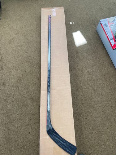 Senior Left Hand Mid Pattern Pro Stock Hockey Stick