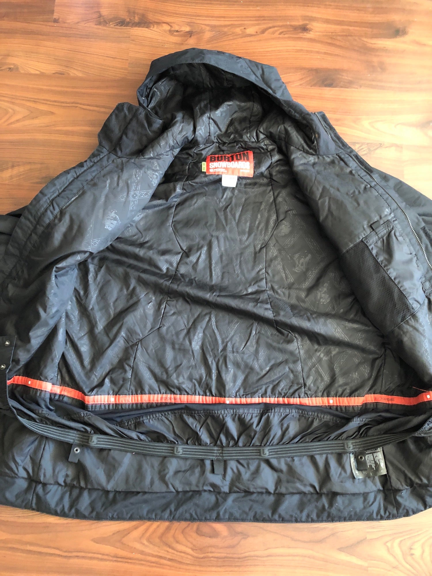 Black Men's Used XXL Arc'teryx Alpha SV Jacket | SidelineSwap