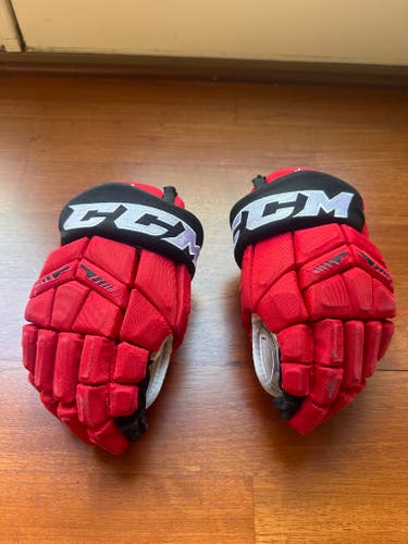 Used CCM HG65C Gloves 13"