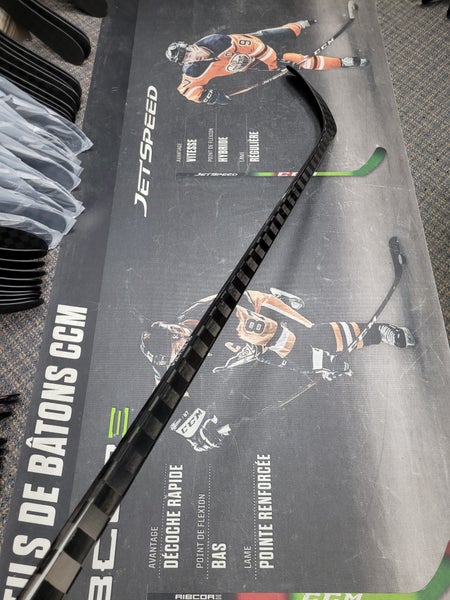 P28 | 55 Flex NEW! CARBON PRO Extra Lite Right Handed Hockey Stick P28 Pro Stock