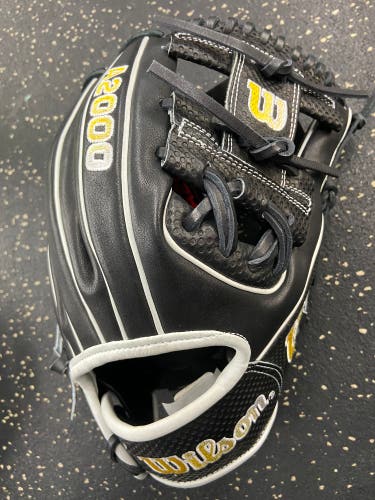 2023 Infield 11.5" A2000 Baseball Glove
