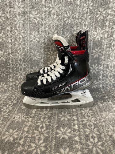 Used Intermediate Bauer Vapor 3X Hockey Skates Size 5.5 Fit 2