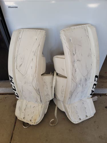 Used 33" CCM Revolution 577 Goalie Set