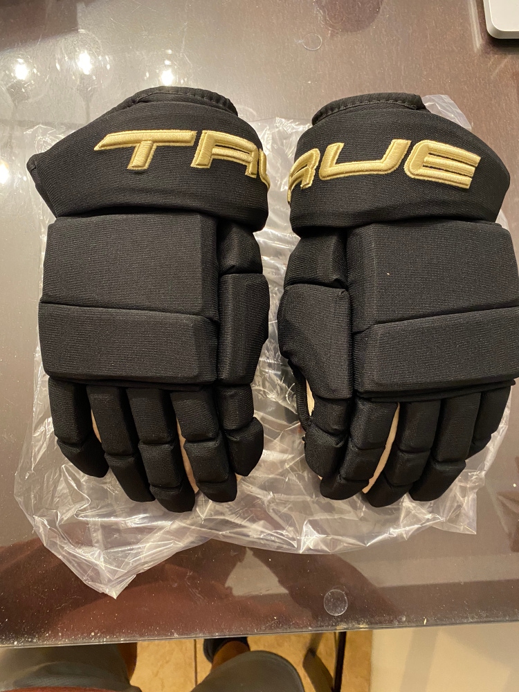 New True Pro 4-Roll Gloves 15” Ryan Graves Winter Classic