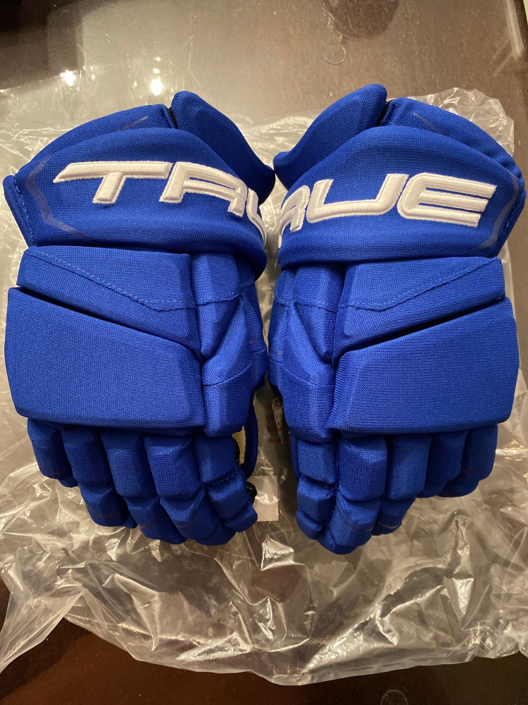 New True Catalyst 9x Gloves 14” Vancouver Team Stock