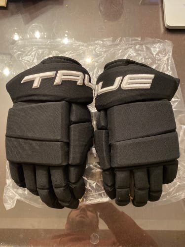 New True Pro 4-Roll Gloves 14” Scott Harrington