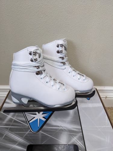 Used Jackson Ultima Figure Skates Junior 11