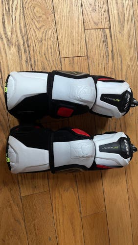 Used Medium Bauer Vapor Hyperlite Elbow Pads