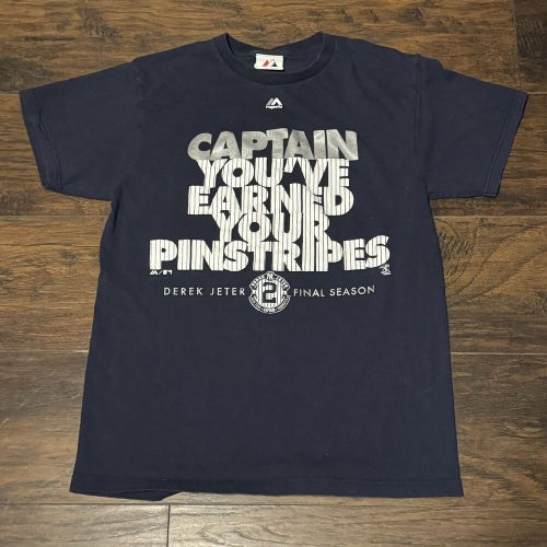 Derek Jeter Captain You've Earned Your Pinstripes NY Yankees Majestic Tee Sz M