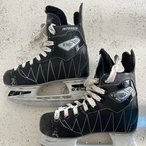 Junior CCM Size 1 Intruder Hockey Skates