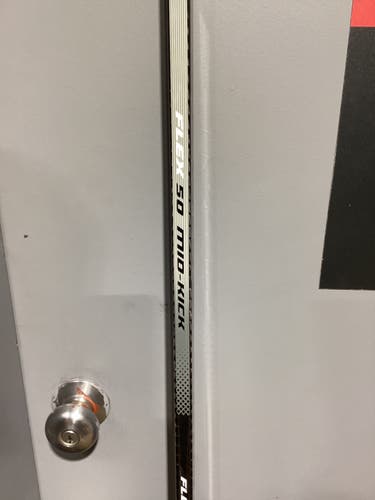 New Junior Right Handed Raven Hockey Stick P28-50 Flex