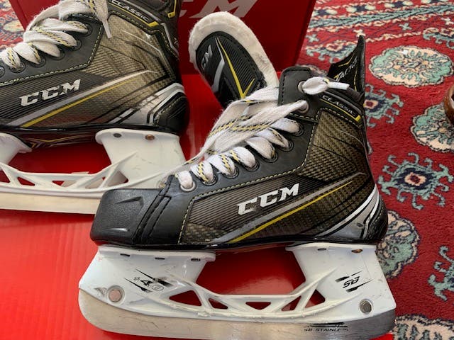 Junior Used CCM Tacks Classic Pro+ Hockey Skates Regular Width Size 3